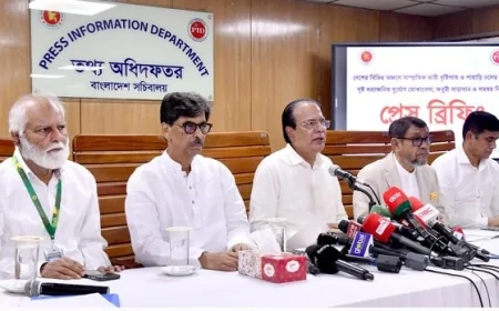 বন্যাদুর্গতদের পুনর্বাসন, ত্রাণ ও স্বাস্থ্যসেবায় সর্বোচ্চ অগ্রাধিকার দিচ্ছে সরকার: ত্রাণমন্ত্রী