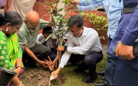 প্রাথমিক শিক্ষা পদক–২০২৬ অনুষ্ঠানে পিরোজপুর জেলা প্রশাসকের বৃক্ষরোপণ
