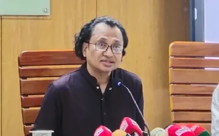 শেখ হাসিনার বক্তব্য প্রচার করলে আইনানুগ ব্যবস্থা নেওয়া হবে: তথ্য উপদেষ্টা