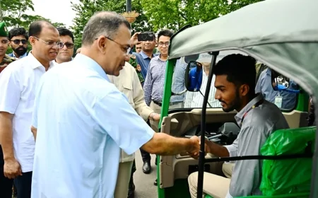 জুলাইযোদ্ধাদের সিএনজি-রিকশা উপহার দিলেন প্রধানমন্ত্রী