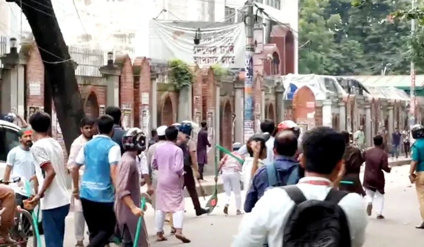 ঢাকা আলিয়া মাদ্রাসায় ছাত্রদল-শিবিরের দফায় দফায় সংঘর্ষ, থমথমে পরিস্থিতি