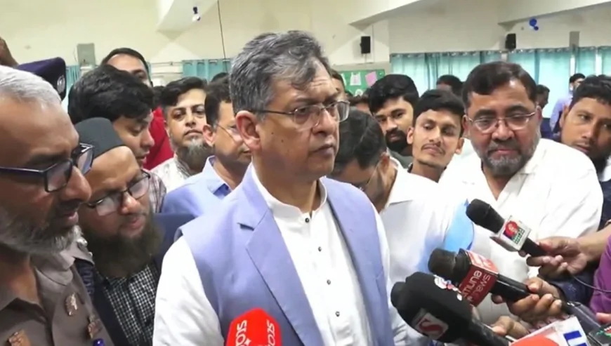 ‘কিসের হাসিনা, মাঝেমধ্যে শুধু আওয়াজ-টাওয়াজ শোনা যায়’: স্বরাষ্ট্রমন্ত্রী