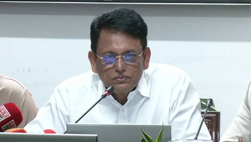 মন খুলে গান গাওয়া যায়, পরীক্ষার খাতায় নম্বর দেওয়া যায় না: শিক্ষামন্ত্রী