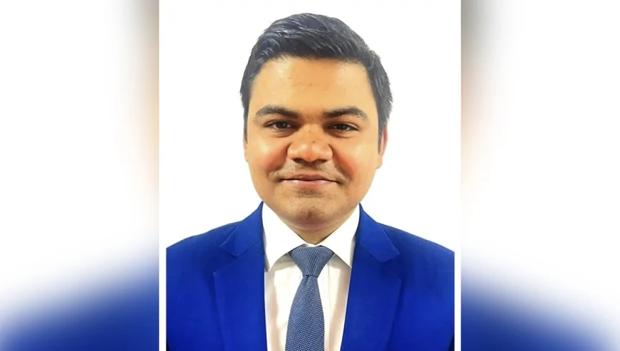 প্রতিমন্ত্রীর পিএসের কক্ষে বসাকে কেন্দ্র করে পিয়ন সুমনকে শোকজ