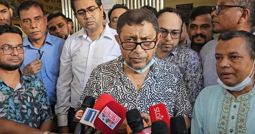 ফার্মাসিস্টকে বদলির নির্দেশ স্বাস্থ্যমন্ত্রীর