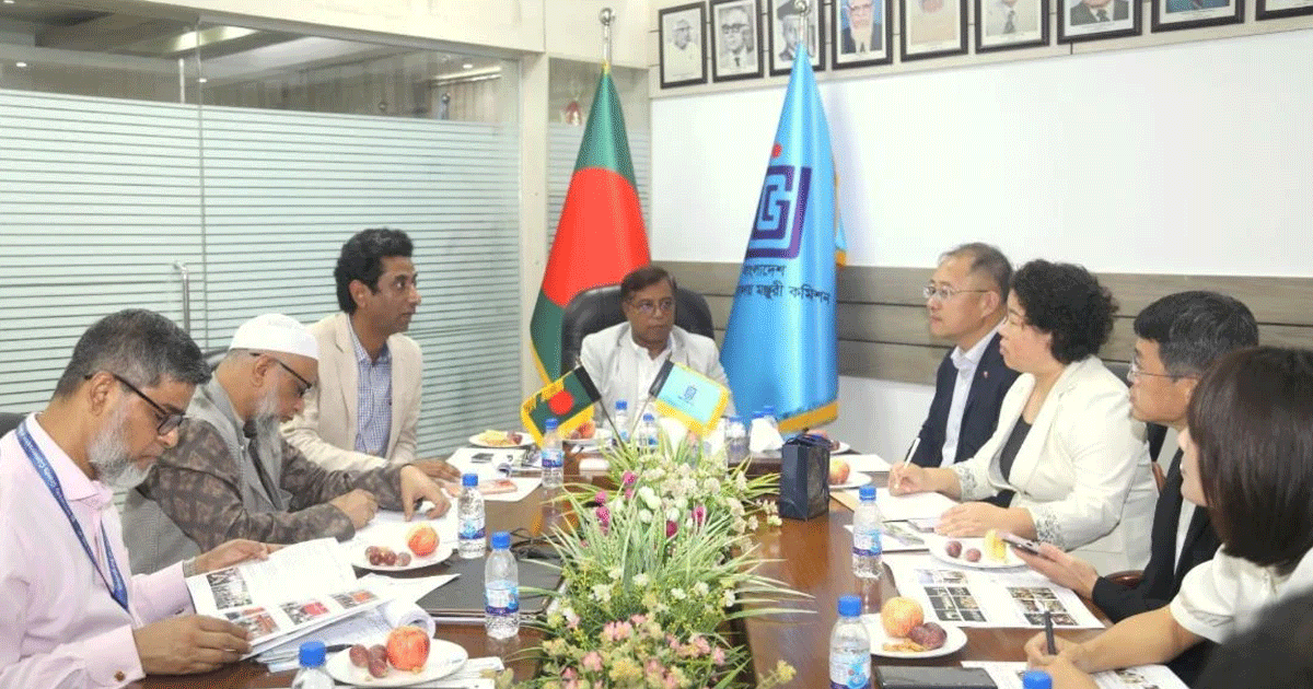 ‘তৃতীয় ভাষা শিক্ষায় চীনা ভাষাকে অগ্রাধিকার দেওয়া হবে’