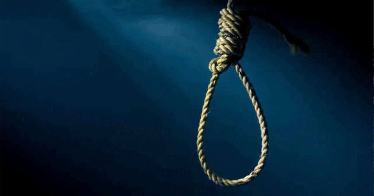 ভিডিও কলে স্বামীকে রেখে গলায় ফাঁস নিলেন গৃহবধূ