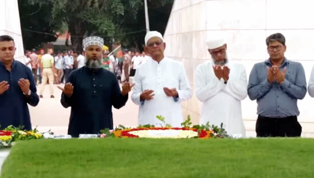 জিয়াউর রহমান ও খালেদা জিয়ার সমাধিতে নবনির্বাচিত রাষ্ট্রপতির শ্রদ্ধা