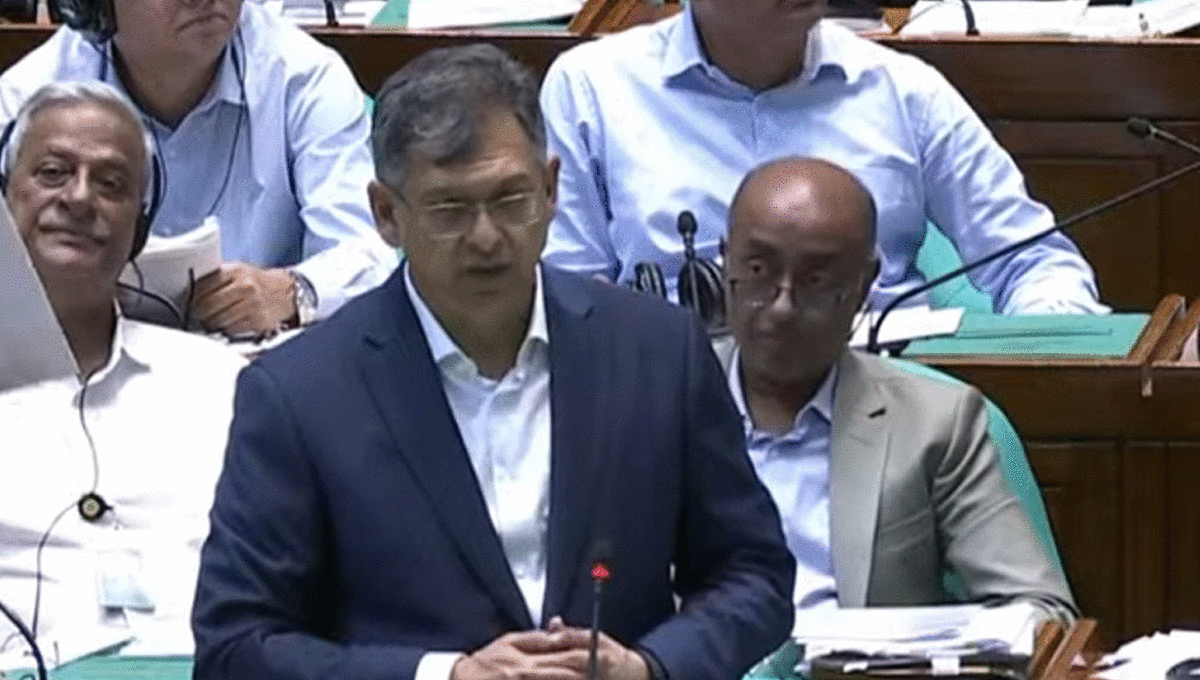 পুলিশে নতুন করে ১৪ হাজার ৪০০ পদে নিয়োগ দেওয়া হবে: স্বরাষ্ট্রমন্ত্রী