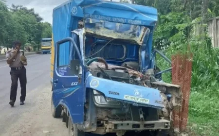 গাজীপুরের টঙ্গীতে কাভার্ড ভ্যানের ধাক্কায় স্কুলছাত্র নিহত