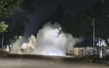 ঢাবি ক্যাম্পাসে পরপর ৩ ককটেল বিস্ফোরণ