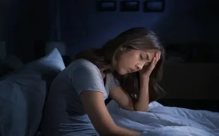 রাত হলেই বাড়ে বিষণ্ণতা? যেভাবে দূর করবেন