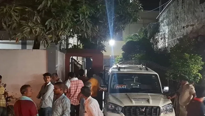 গাড়িতে আটকে পেট্রোল ঢেলে আগুন, ভারতীয় সেনাসদস্যের মৃত্যু