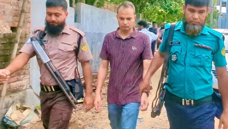 রাজশাহীতে ফ্ল্যাট থেকে নারীসহ পুলিশ কর্মকর্তা আটক