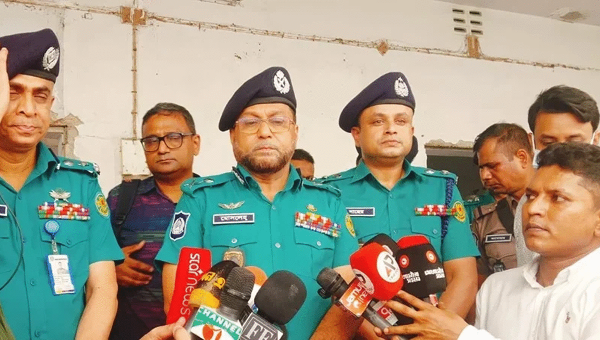 টিকাদানকেন্দ্র ভাঙচুরে এমপি-পুলিশ জড়িত থাকলে ব্যবস্থা: ডিএমপি কমিশনার