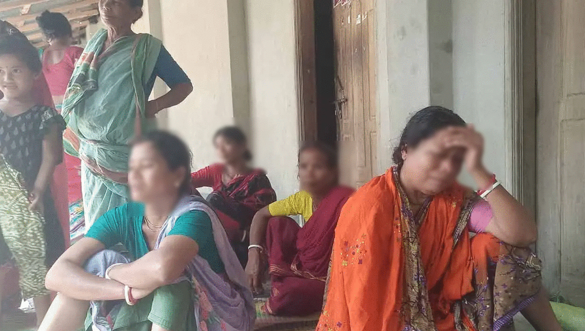 স্বামীর মৃত্যুর কয়েক ঘণ্টা পর রেললাইনে স্ত্রীর মরদেহ