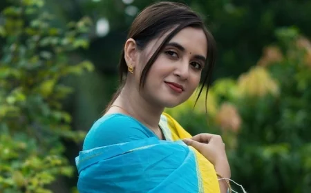 অভিনেত্রী তানিয়া বৃষ্টি ৯ মাস পর ফেসবুক লাইভে