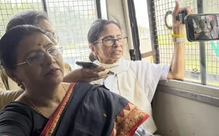 পশ্চিমবঙ্গের সাবেক মুখ্যমন্ত্রী মমতা দিল্লিতে আটক