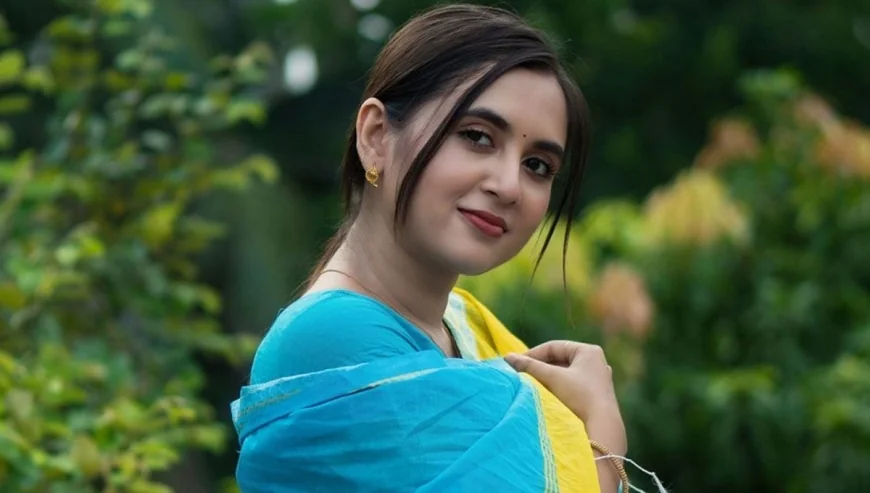 অভিনেত্রী তানিয়া বৃষ্টি ৯ মাস পর ফেসবুক লাইভে