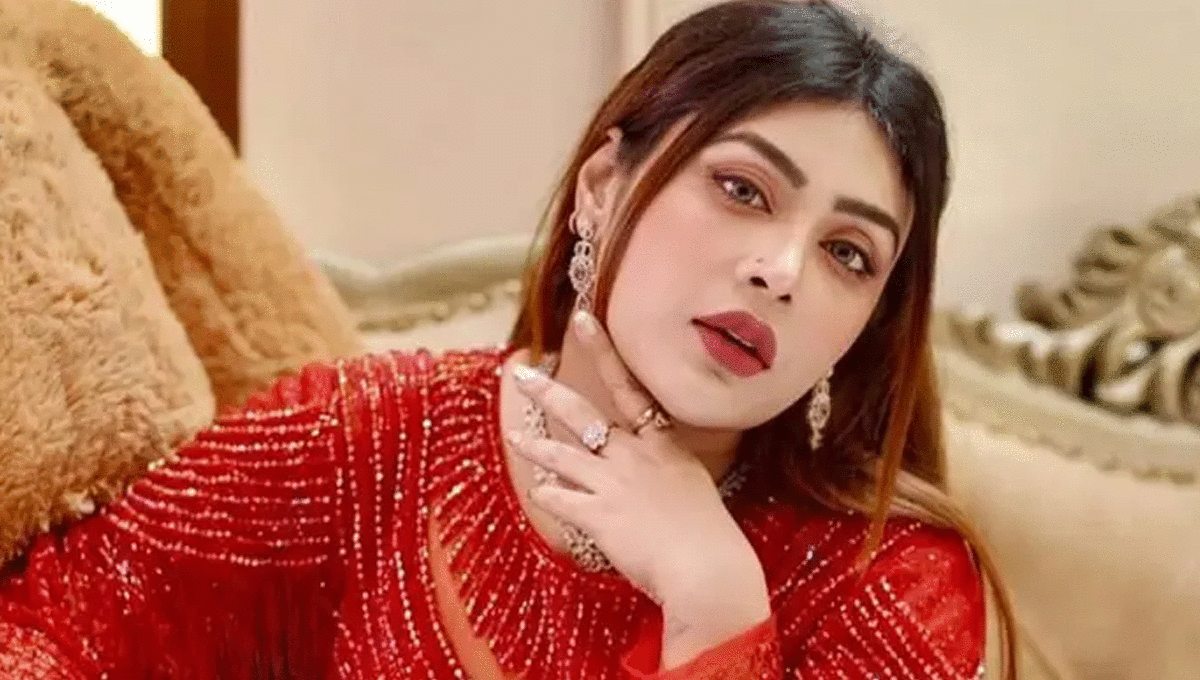কক্সবাজারে ‘এক্সক্লুসিভ অ্যাচিভমেন্ট ট্যুরে’ মিষ্টি জান্নাত